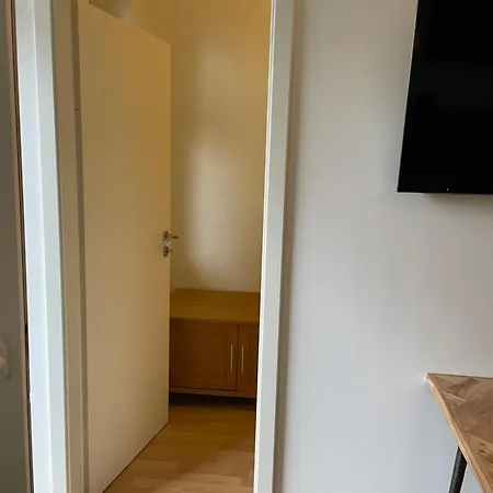 דירה Leipziger Strasse - 3 Schlafzimmer - 4 Betten - Balkon - Gratis Stellplatz - Smarttv ארפורט