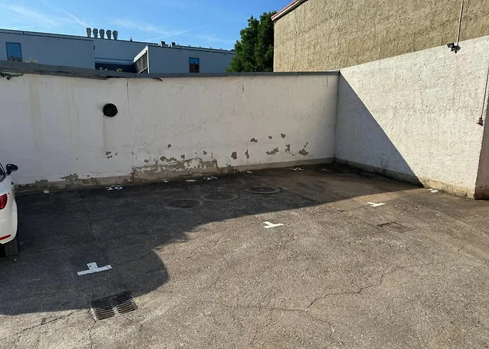 Leipziger Strasse - 3 Schlafzimmer - 4 Betten - Balkon - Gratis Stellplatz - Smarttv 아파트 에르푸르트